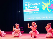 Más de 180 artistas que participan en los talleres de los Parques Educativos se presentaron en el teatro Comedia