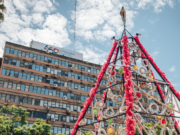 Hoy se enciende el árbol de navidad fabricado 100% con materiales reciclados