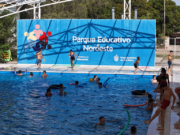 Infantes de uno a seis años aprenden a nadar en los Parques Educativos Este y Noroeste