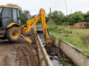 Limpian desagües y basurales en numerosos puntos de la ciudad