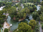 Por primera vez en su historia, la Municipalidad desagotó y limpió la laguna del Parque Sarmiento