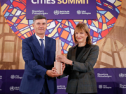 Passerini recibió en París un premio a la excelencia en políticas alimentarias saludables en las escuelas municipales