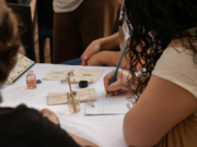 Talleres gratuitos de diseño: creatividad en diversos espacios culturales