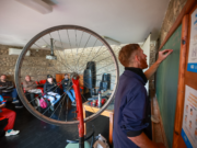 Aprendé un empleo verde en la ULA: arreglo de electrodomésticos, bicicletas y más propuestas de formación gratuita