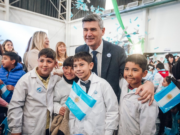 Más de 400 estudiantes municipales de 4° grado prometieron lealtad a la bandera