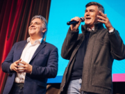 «Tu casa – Tu escritura»: Passerini acompañó a Llaryora en la firma de escrituras para más de 190 familias