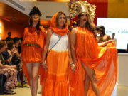 Desfile de moda circular diverso en el Parque de las Tejas