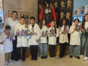 En el Museo del Cuarteto, estudiantes crean carteleras accesibles con audios y lengua de señas