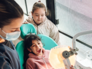 El Móvil Odontológico Municipal atendió a más de 5.700 niñas y niños de la ciudad