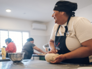 Apoyado por el municipio, la Cocina Escuela Solidaria del Banco de Alimentos de Córdoba capacita a comedores y merenderos