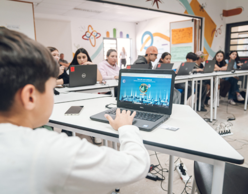 Más de 250 estudiantes fortalecieron el aprendizaje de matemáticas a través de videojuegos en los Parques Educativos