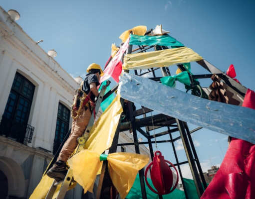 Con shows en vivo y más de 100 puestos de emprendedores, hoy se enciende el árbol de Navidad