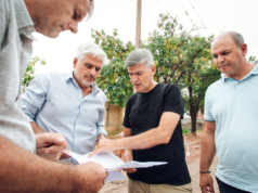 Passerini recorrió las obras de cloaca y pavimento en Parque Futura y Parque Liceo III
